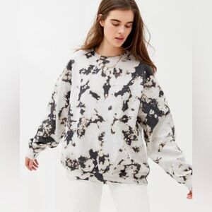 Urban Outfitters Renewal Monochrome Tie-Dye Crew Neck Oversized Sweatshirt